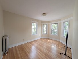 79 Conwell Ave, Unit 3 in Somerville, MA - Building Photo