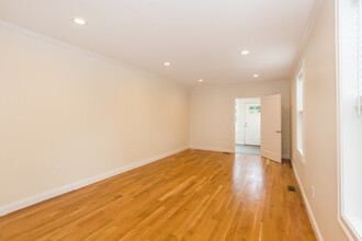 217 Arlington, Unit 1 in Medford, MA - Building Photo - Building Photo