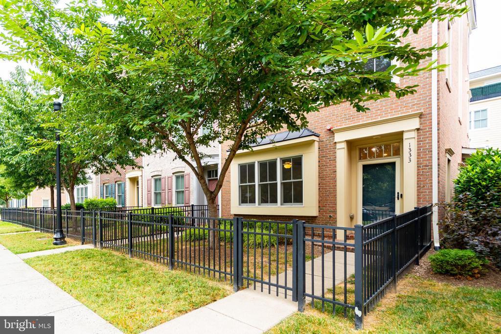 1333 Powhatan St in Alexandria, VA - Building Photo