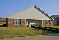 Chandler Place in Granbury, TX - Building Photo - Building Photo