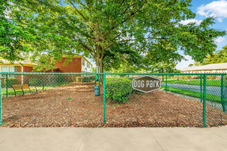 Bradford Commons Townhomes in Charlotte, NC - Foto de edificio - Building Photo