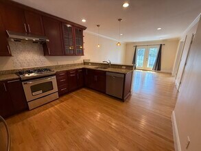 8 Kenneth St in Newton, MA - Building Photo - Building Photo