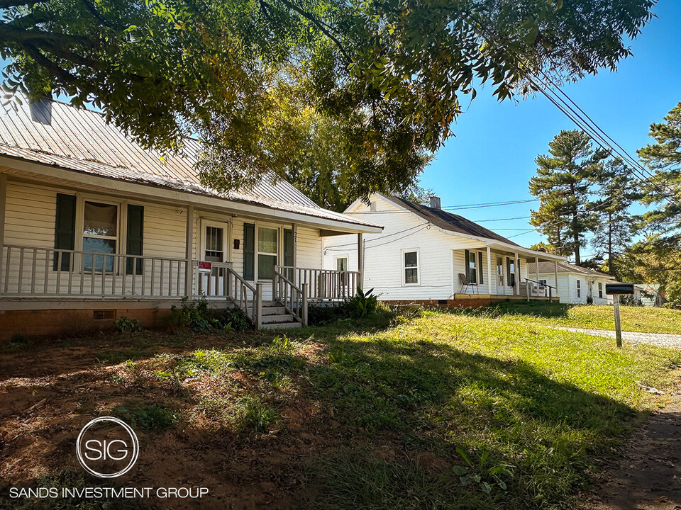 17 Curry St in Lexington, NC - Building Photo