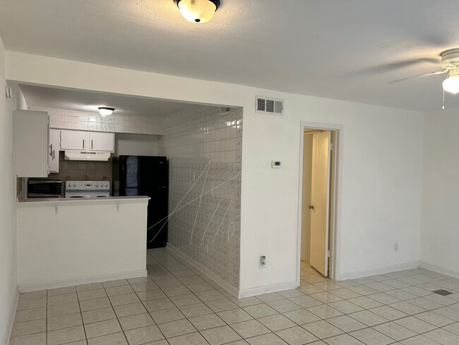 201 W Rosamond St, Unit 43 in Houston, TX - Building Photo - Building Photo