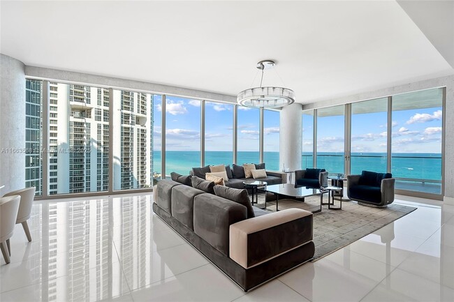 17975 Collins Ave in Sunny Isles Beach, FL - Building Photo - Building Photo