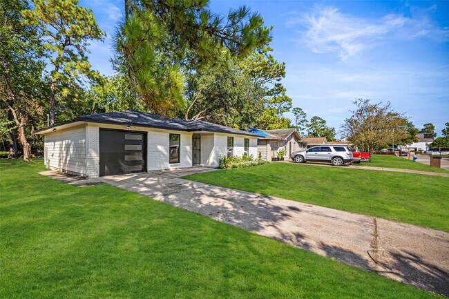 1230 W Donovan St in Houston, TX - Building Photo - Building Photo