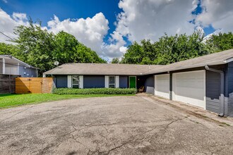 3208 Northeast Dr in Austin, TX - Foto de edificio - Building Photo