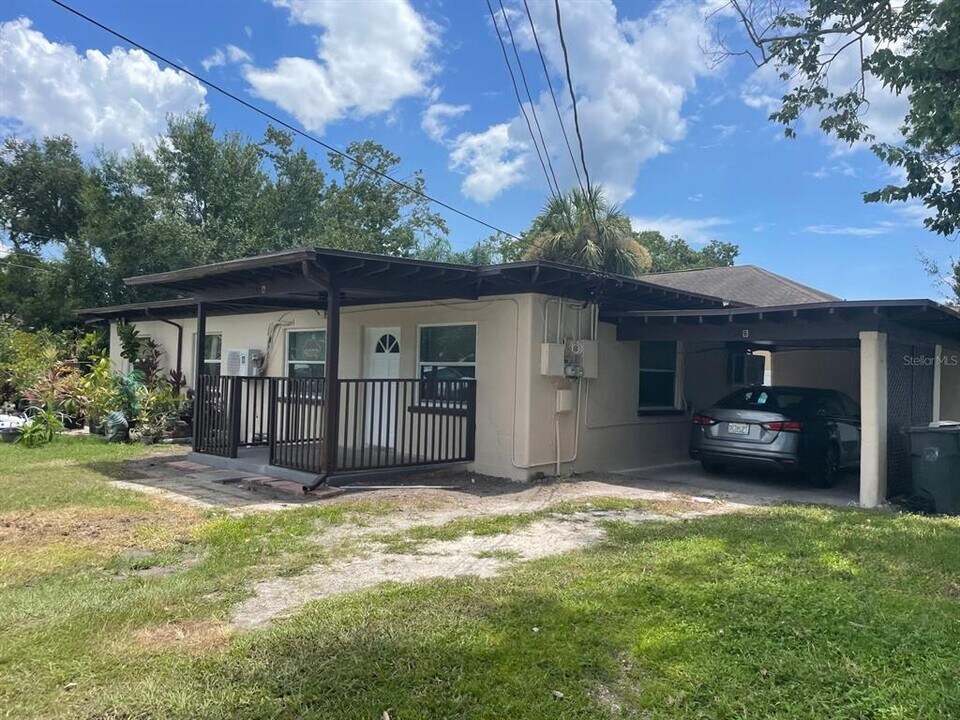 131 Buckingham Ave W in Oldsmar, FL - Building Photo
