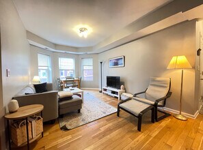 6423 N Greenview Ave in Chicago, IL - Building Photo - Building Photo