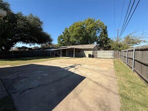 2300 Rose Marie Dr in Mesquite, TX - Building Photo - Building Photo
