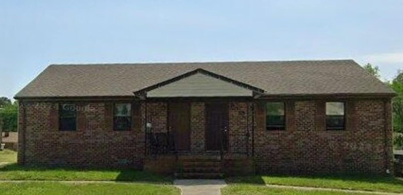 311 Branders Bridge Rd in Colonial Heights, VA - Building Photo