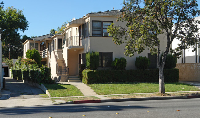 1115-1119 N Lake Ave in Pasadena, CA - Building Photo - Building Photo