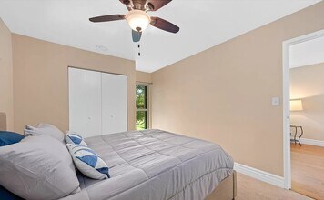 860 W Moorhead Cir, Unit 2E in Boulder, CO - Building Photo - Building Photo