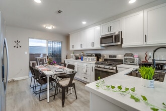 449 Colorado Ave, Unit D in Chula Vista, CA - Building Photo - Building Photo