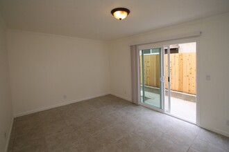 415 Rancheria St, Unit 2 in Santa Barbara, CA - Building Photo - Building Photo