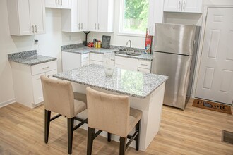 399 James P Brawley Dr NW in Atlanta, GA - Building Photo - Building Photo