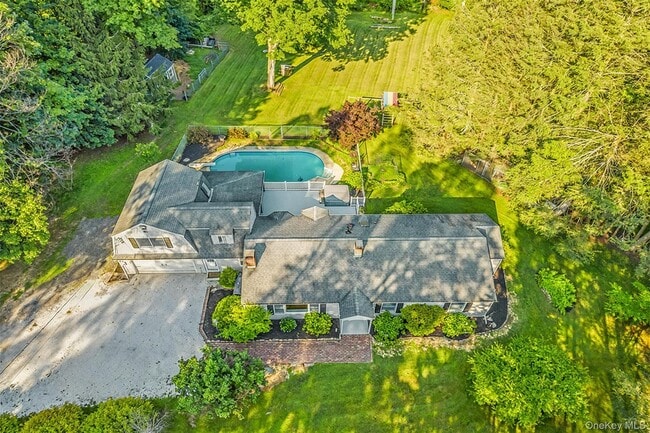8 West Ln in South Salem, NY - Building Photo - Building Photo