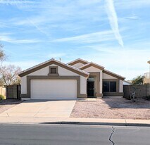 109 S Monterey St in Gilbert, AZ - Building Photo