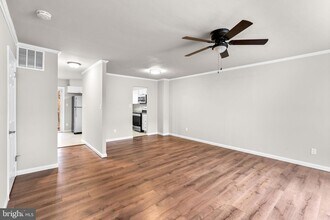 314 Woodleaf Ct in Glen Burnie, MD - Building Photo - Building Photo