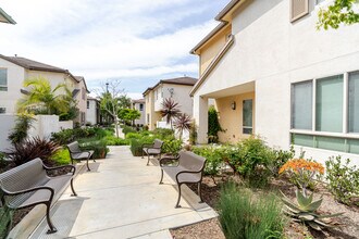 12017 Rock Creek Ct in Hawthorne, CA - Building Photo - Building Photo