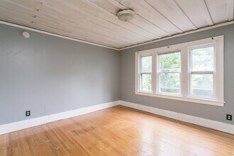 4 Carroll Pl, Unit 6 in Rochester, NY - Building Photo - Building Photo