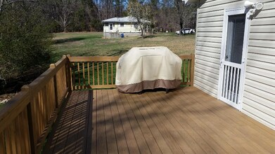 4021 Valley Springs Rd in Durham, NC - Foto de edificio - Building Photo