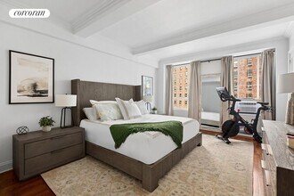 350 W 57th St in New York, NY - Building Photo - Building Photo