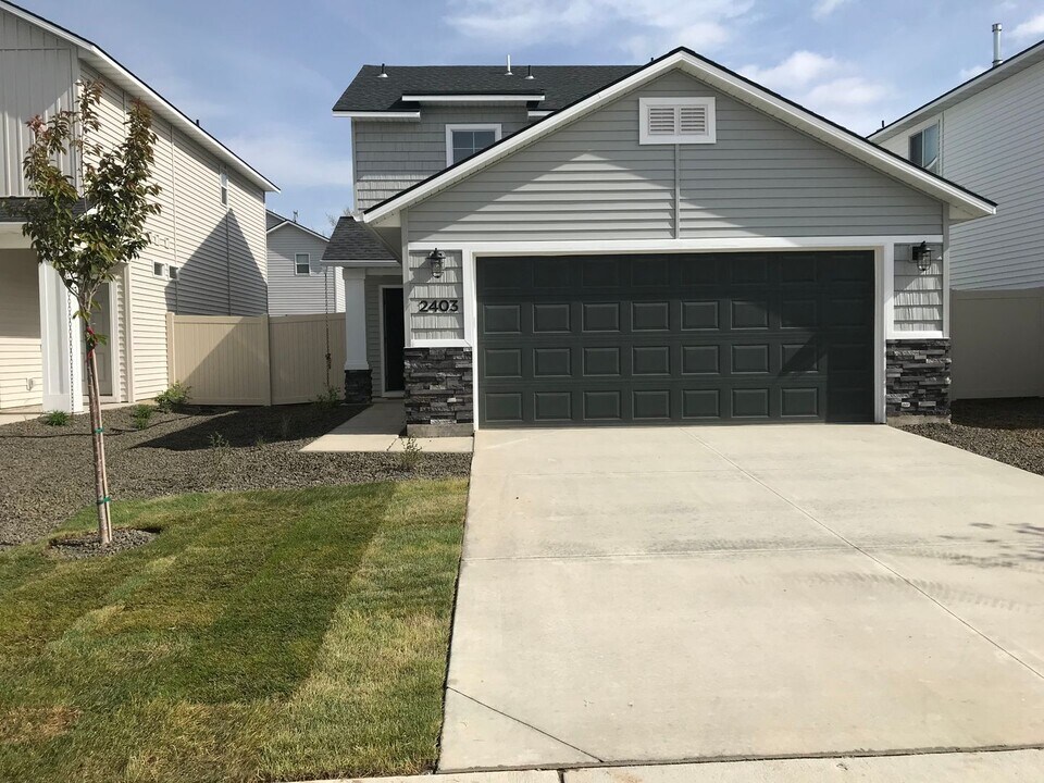 2403 Oxon St in Caldwell, ID - Building Photo