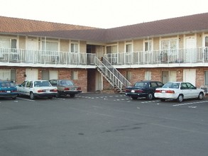 Wood Oak Apartments in Redding, CA - Foto de edificio - Building Photo