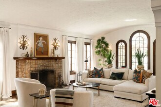 144 S Orange Dr in Los Angeles, CA - Building Photo - Building Photo