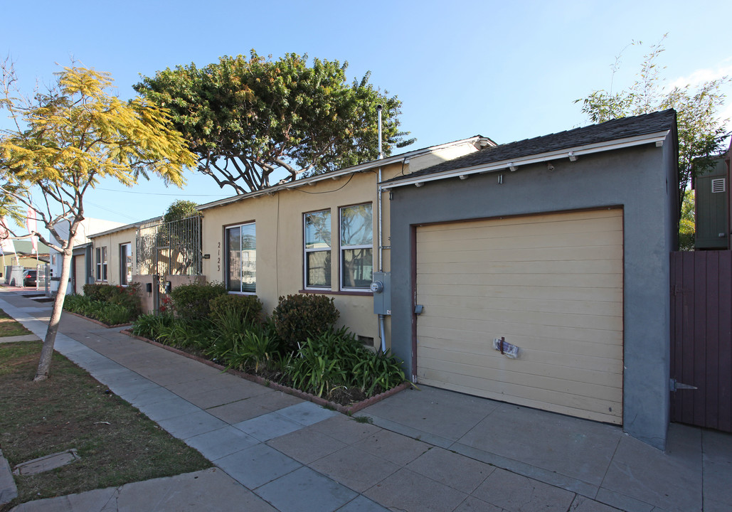 2123-2127 30th St in San Diego, CA - Building Photo