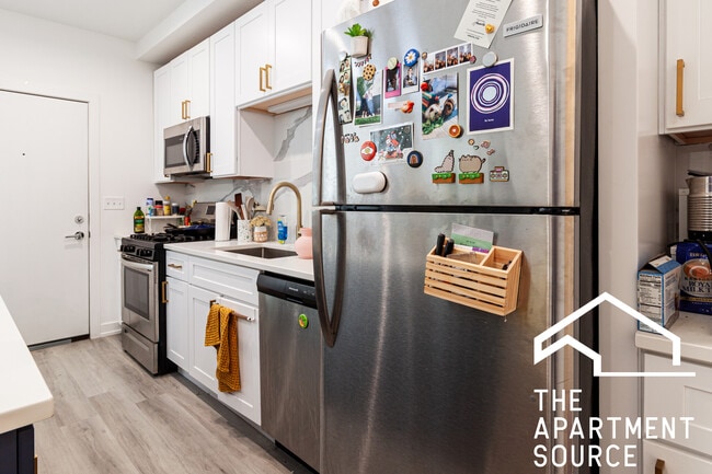 4939 N Saint Louis Ave, Unit 3 in Chicago, IL - Building Photo - Building Photo