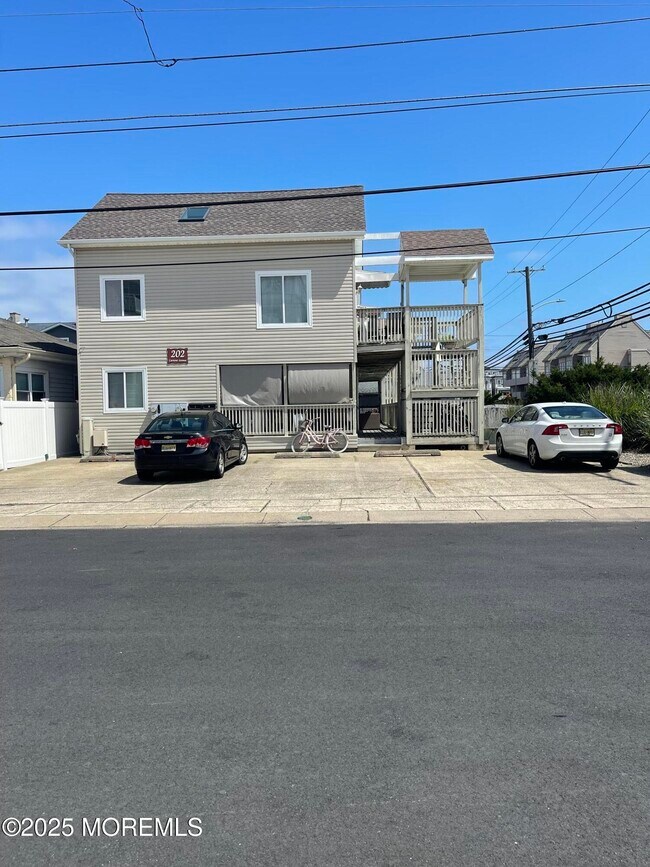 property at 202 Carteret Ave