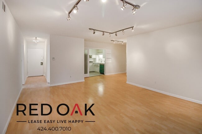 1327 Laurel Ave in West Hollywood, CA - Building Photo - Building Photo