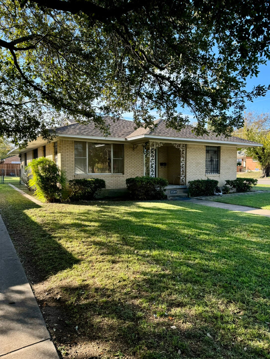 2544 Alden Ave in Dallas, TX - Building Photo