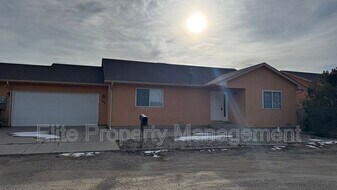 163 S Stardust Cir in Pueblo West, CO - Building Photo