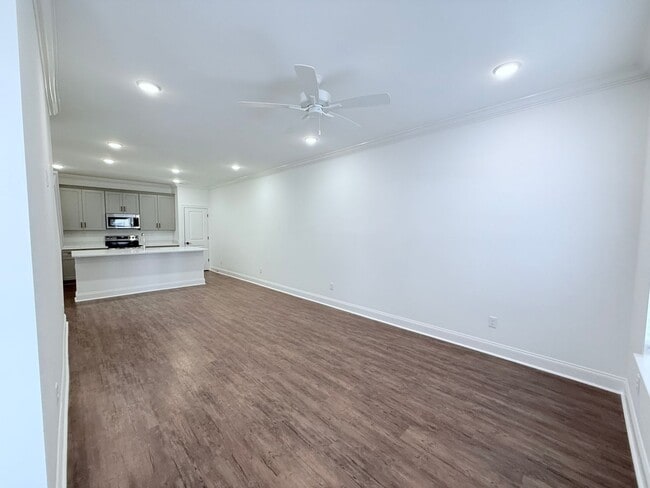 property at 632 Cottage Grv Cir