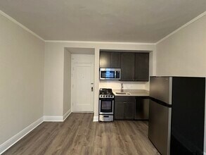3335 W Diversey Ave in Chicago, IL - Building Photo - Building Photo