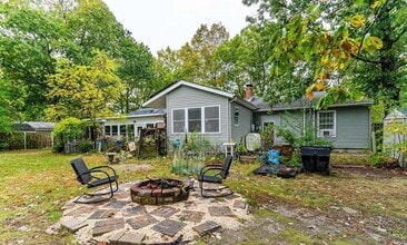 108 4th Ave in Tuckerton, NJ - Building Photo - Building Photo