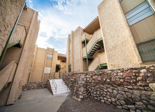 Tres Vistas in El Paso, TX - Building Photo - Building Photo