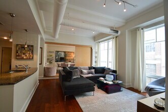 139 E Berkeley St in Boston, MA - Foto de edificio - Building Photo