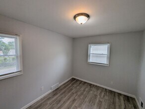 6109 Evergreen Blvd in St. Louis, MO - Foto de edificio - Building Photo