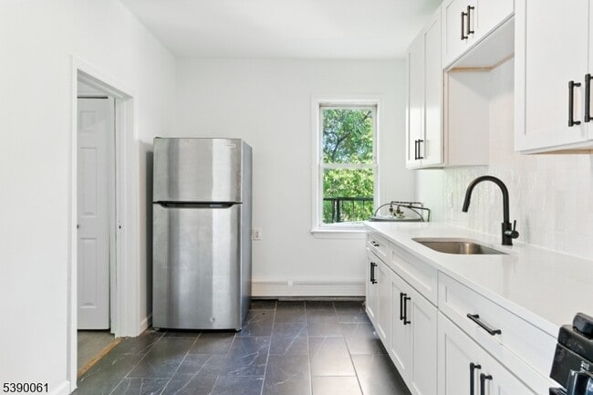 195 Sylvan Ave in Newark, NJ - Building Photo - Building Photo