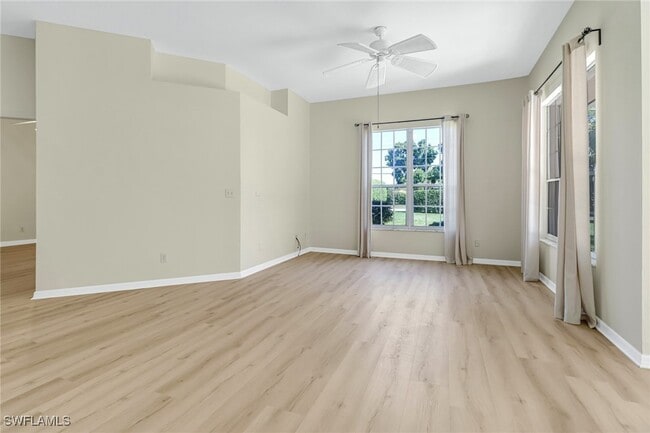 2663 Aft Ave in Naples, FL - Foto de edificio - Building Photo