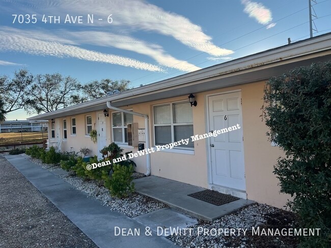 7035 4th Ave N in St. Petersburg, FL - Building Photo - Building Photo