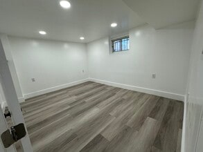 16 Bellair Pl, Unit Basement in Newark, NJ - Foto de edificio - Building Photo