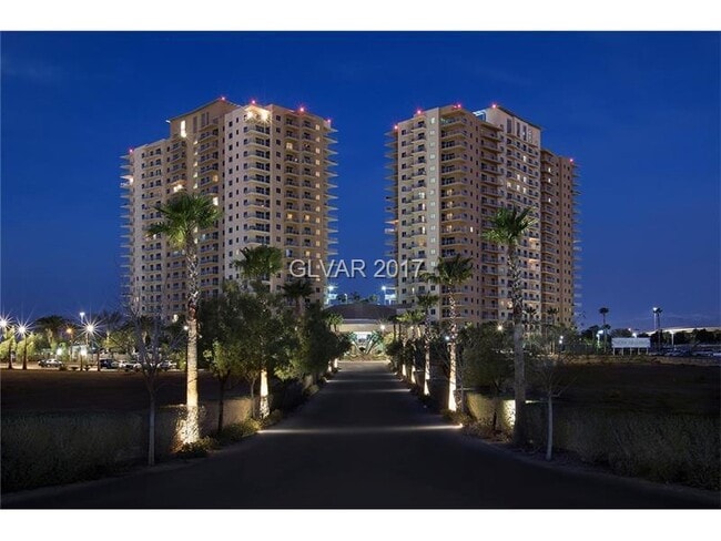 8255 Las Vegas Blvd S in Las Vegas, NV - Building Photo - Building Photo