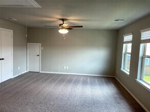 25550 Northpark Spruce Dr in Porter, TX - Building Photo - Building Photo