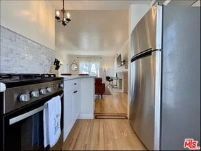 423 Ocean Ave in Santa Monica, CA - Building Photo - Building Photo