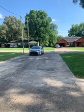 624 W College Ave in Jonesboro, AR - Building Photo - Building Photo